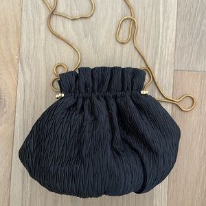 Vintage small black clasp purse